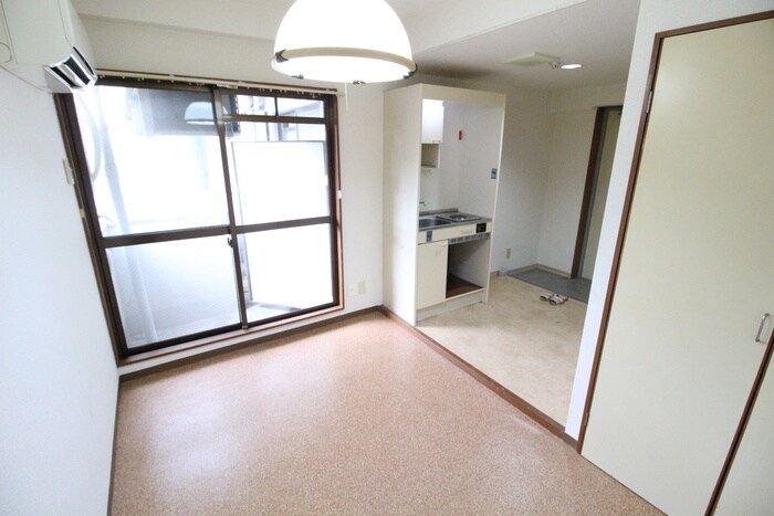 物件内観写真8　(居室)