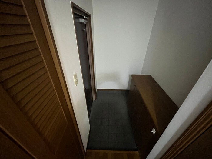 物件内観写真11　(玄関)