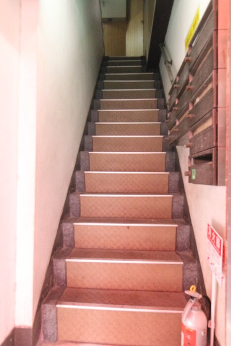 物件外観写真6　(エントランス部分)