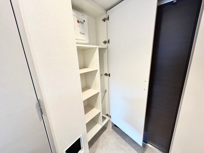 物件内観写真15　(靴箱)