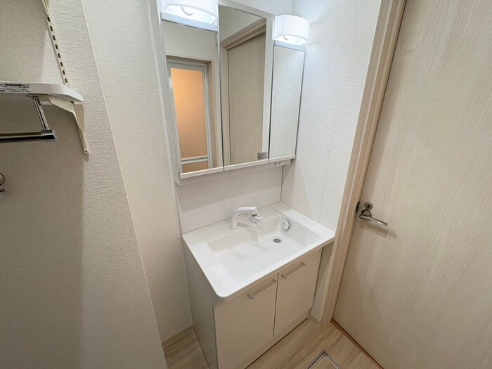 物件内観写真11　(洗面)