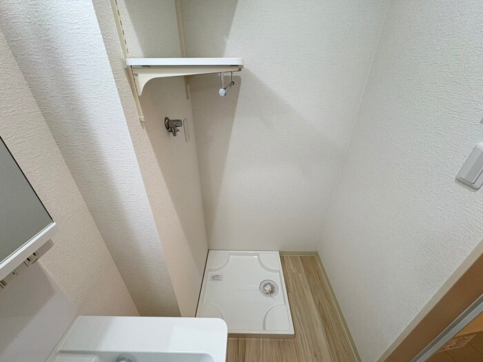 物件内観写真12　(洗濯機置場)