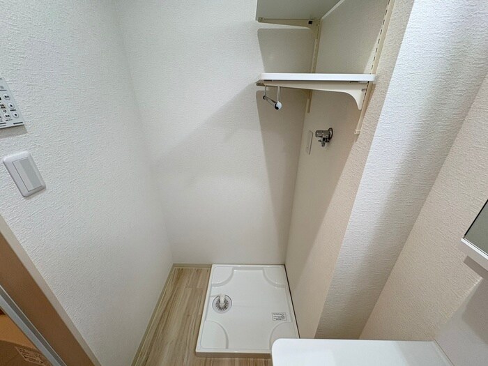 物件内観写真12　(洗濯機置場)