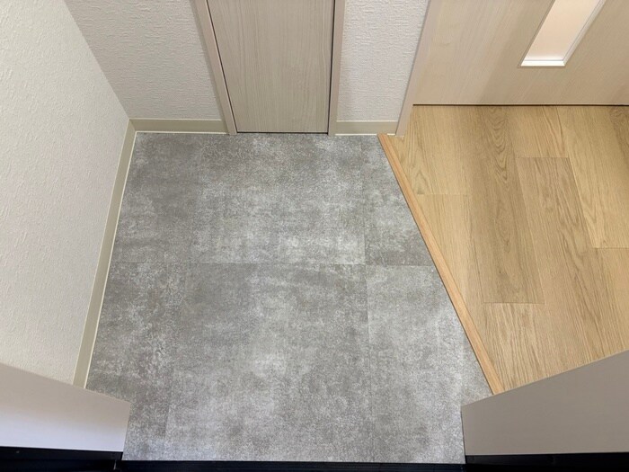 物件内観写真17　(玄関)