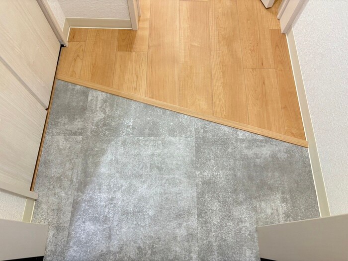 物件内観写真17　(玄関)