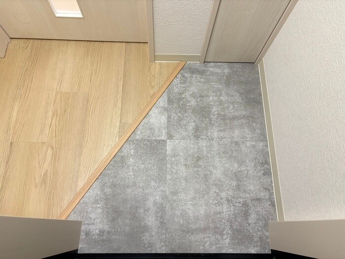 物件内観写真17　(玄関)