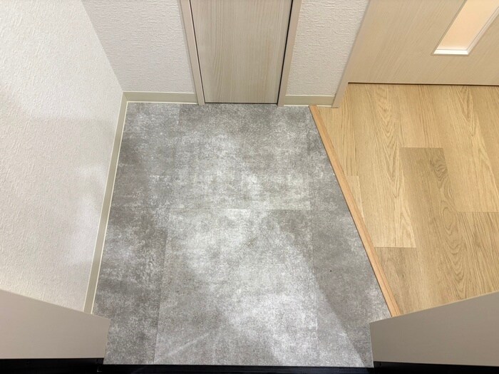 物件内観写真17　(玄関)