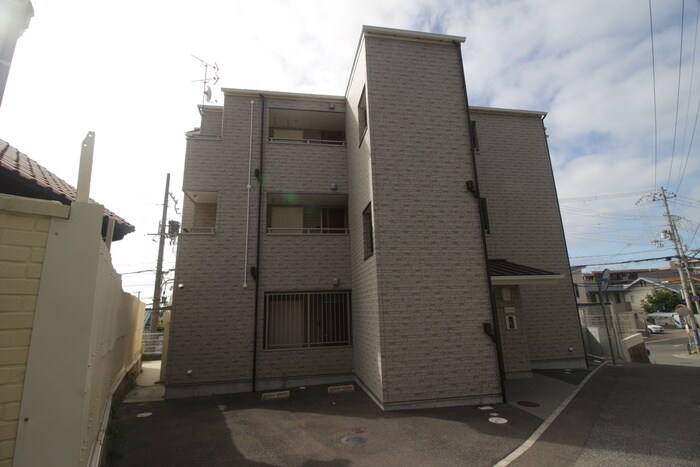 物件外観写真4　(駐車場)