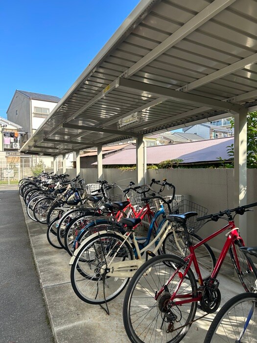 物件外観写真3　(駐輪場)