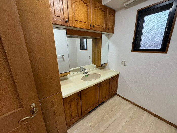 物件内観写真17　(洗面)