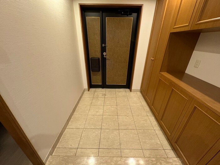 物件内観写真18　(玄関)
