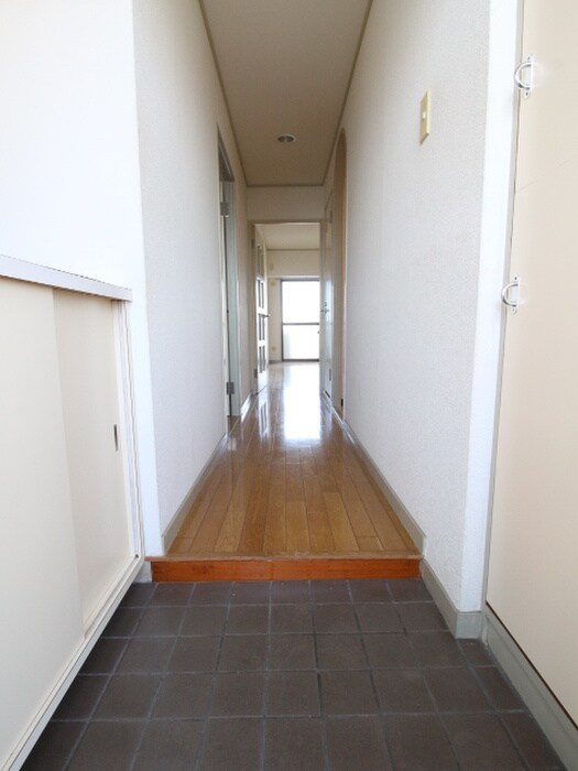 物件内観写真7　(玄関)