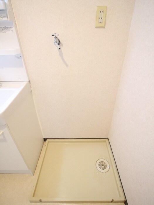 物件内観写真14　(洗濯機置場)