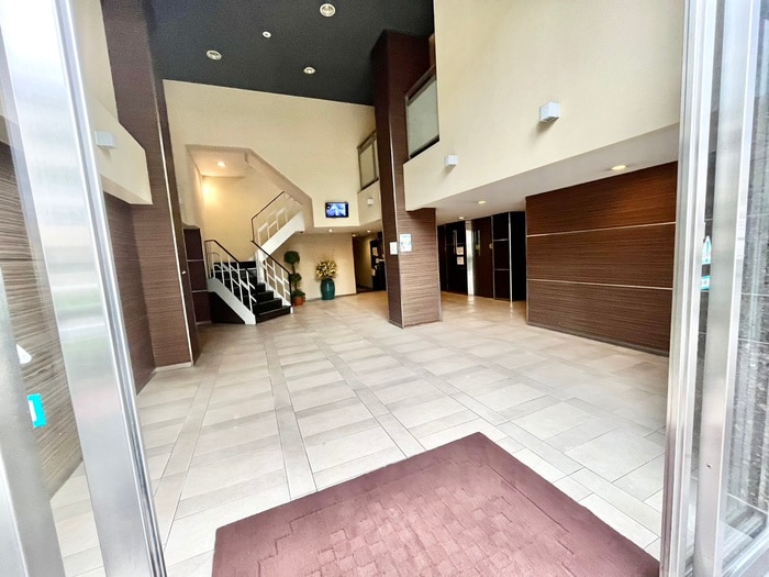 物件外観写真3　(エントランス部分)