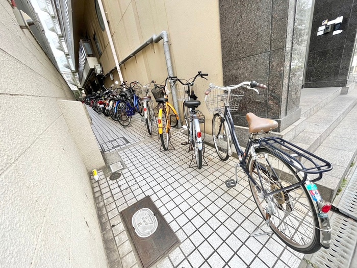 物件外観写真4　(駐輪場)