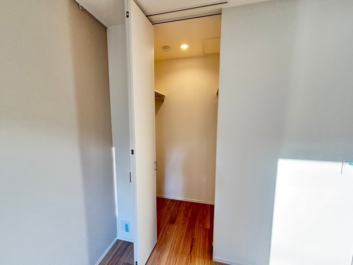 物件内観写真11　(収納)