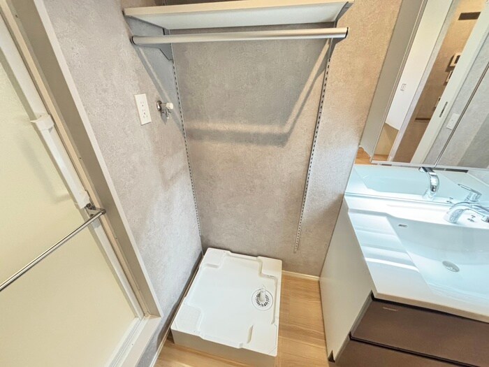 物件内観写真12　(洗濯機置場)