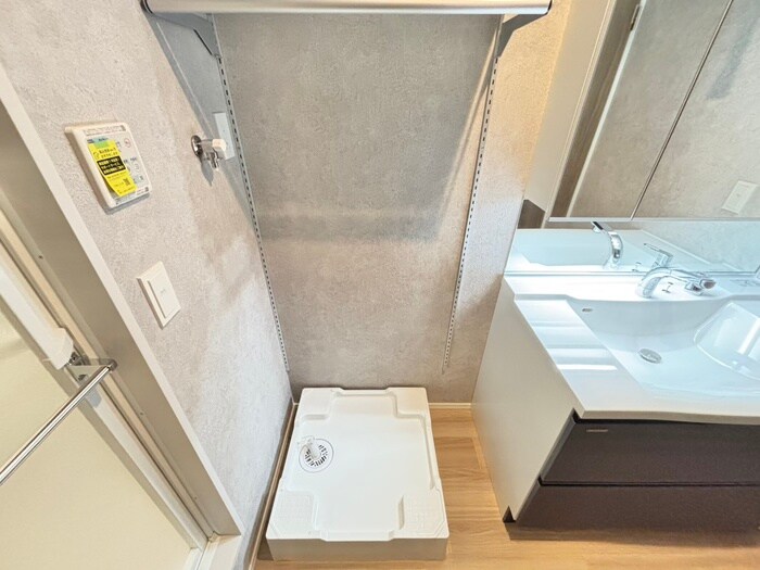 物件内観写真12　(洗濯機置場)