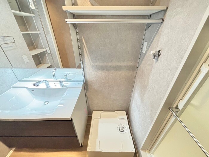 物件内観写真13　(洗濯機置場)