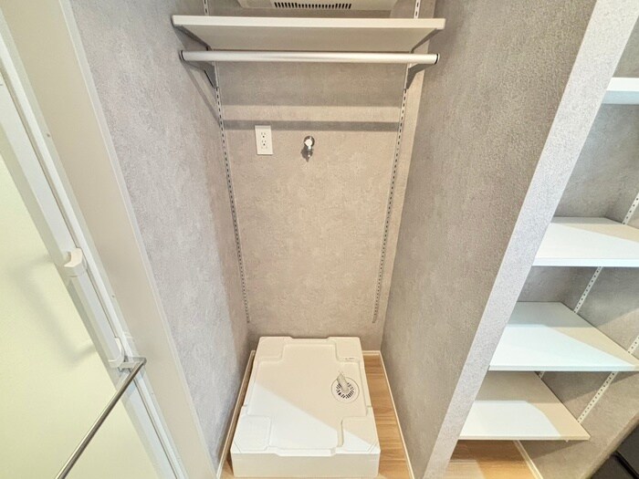 物件内観写真13　(洗濯機置場)