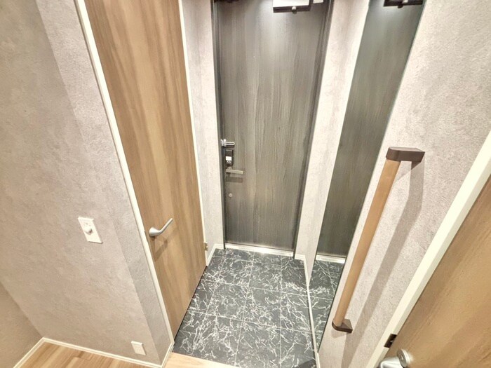 物件内観写真15　(玄関)
