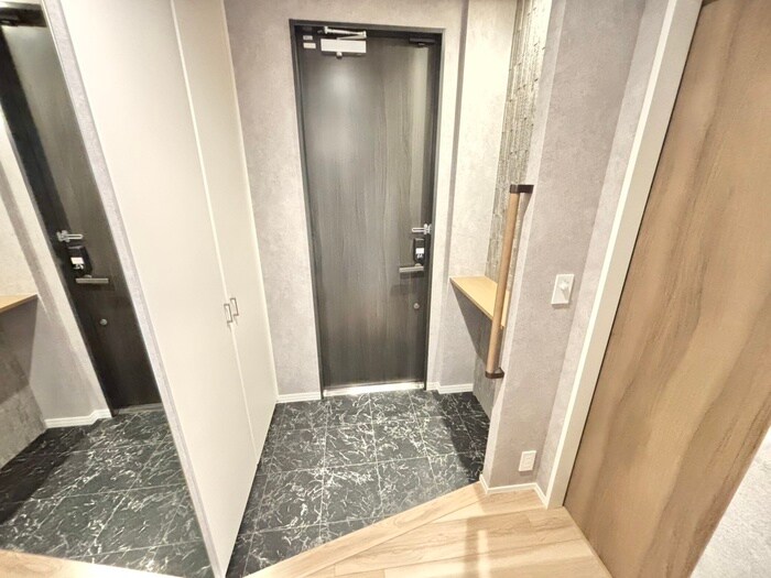 物件内観写真15　(玄関)