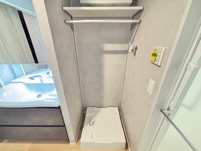 物件内観写真16　(洗濯機置場)