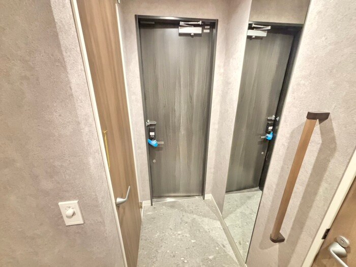 物件内観写真17　(玄関)