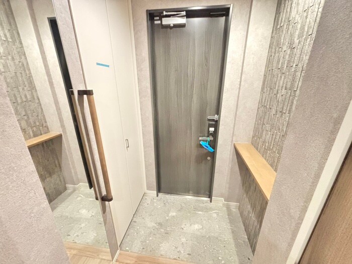 物件内観写真17　(玄関)