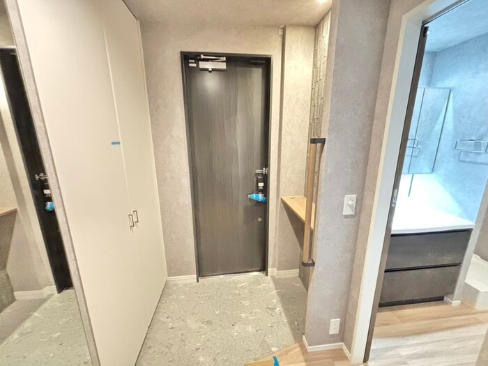 物件内観写真17　(玄関)