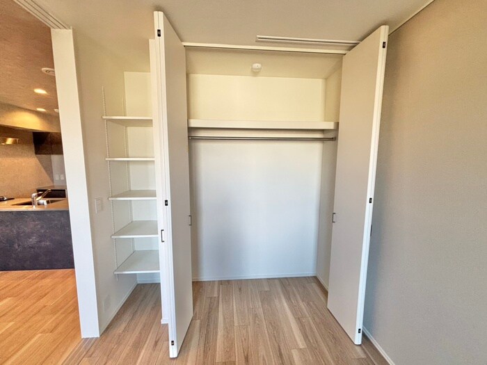 物件内観写真18　(収納)