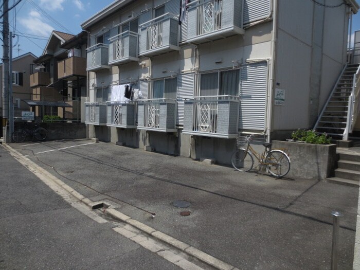 物件外観写真2　(駐車場)