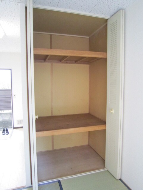 物件内観写真6　(収納)