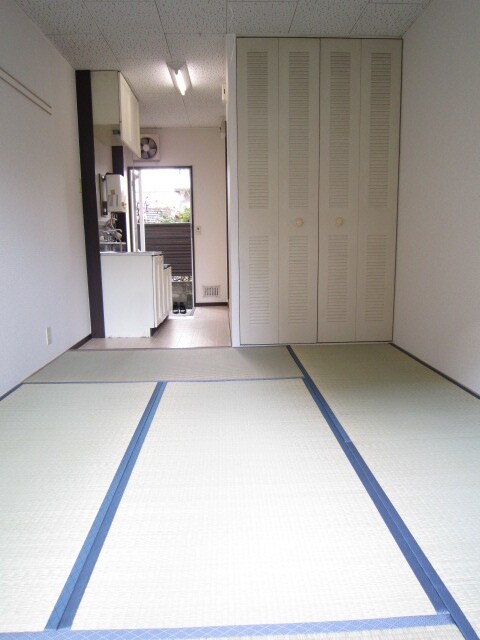 物件内観写真8　(居室)