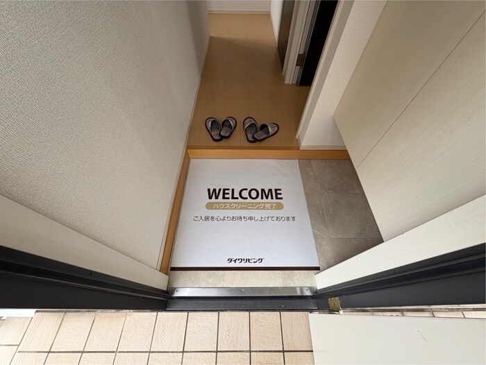 物件内観写真16　(玄関)