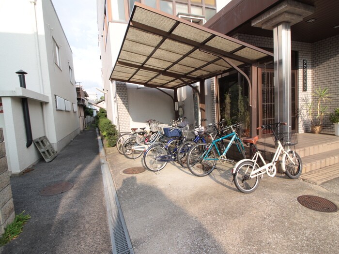物件外観写真6　(駐輪場)