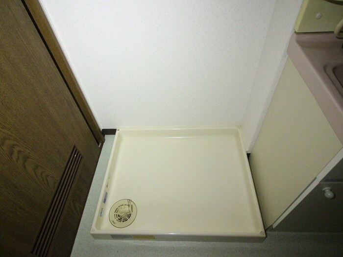 物件内観写真15　(洗濯機置場)