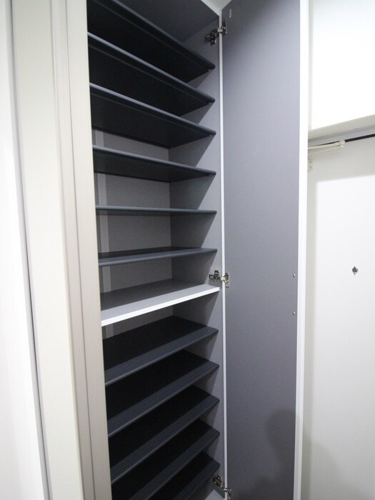 物件内観写真8　(靴箱)