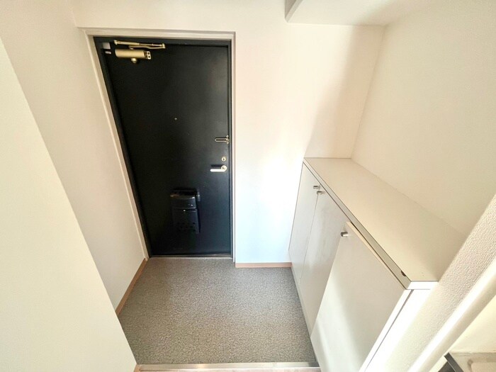 物件内観写真12　(玄関)