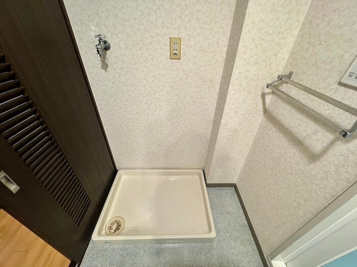 物件内観写真15　(洗濯機置場)