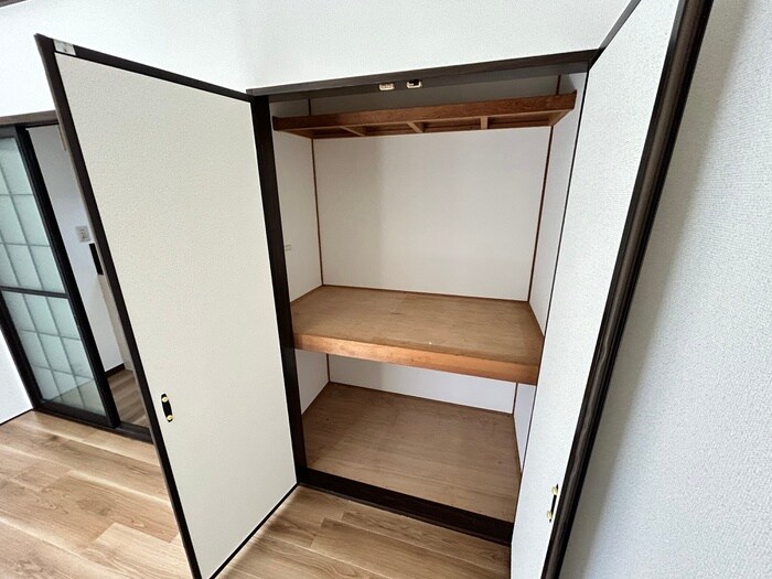 物件内観写真18　(収納)