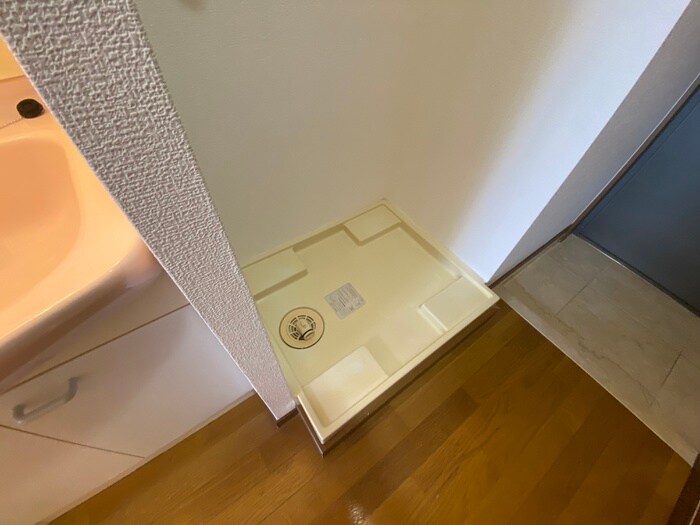 物件内観写真7　(洗濯機置場)