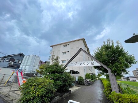 １ｓｔ.ヴァンサン館外観写真