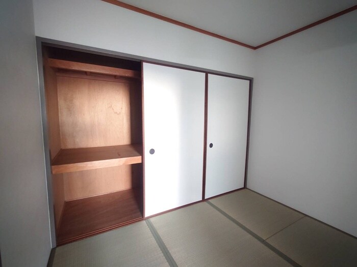 物件内観写真18　(収納)