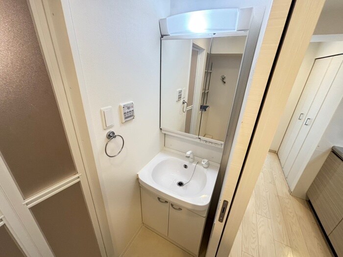 物件内観写真11　(洗面)