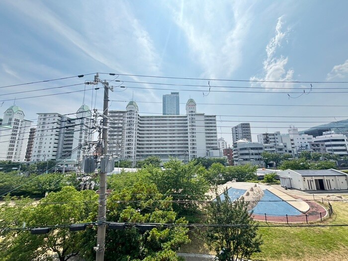 物件内観写真16　(室内からの展望)