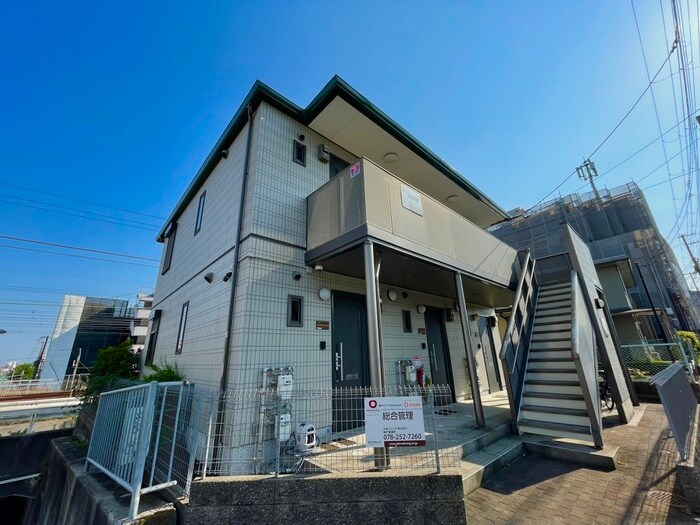 物件外観写真1　(外観写真)