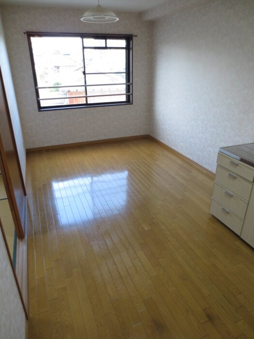 物件内観写真9　(居室)