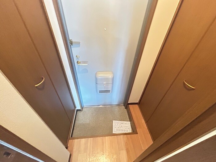 物件内観写真7　(玄関)