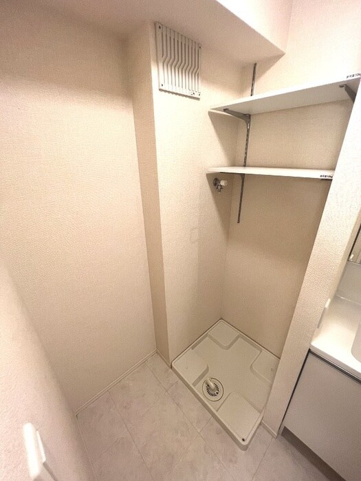 物件内観写真10　(洗濯機置場)